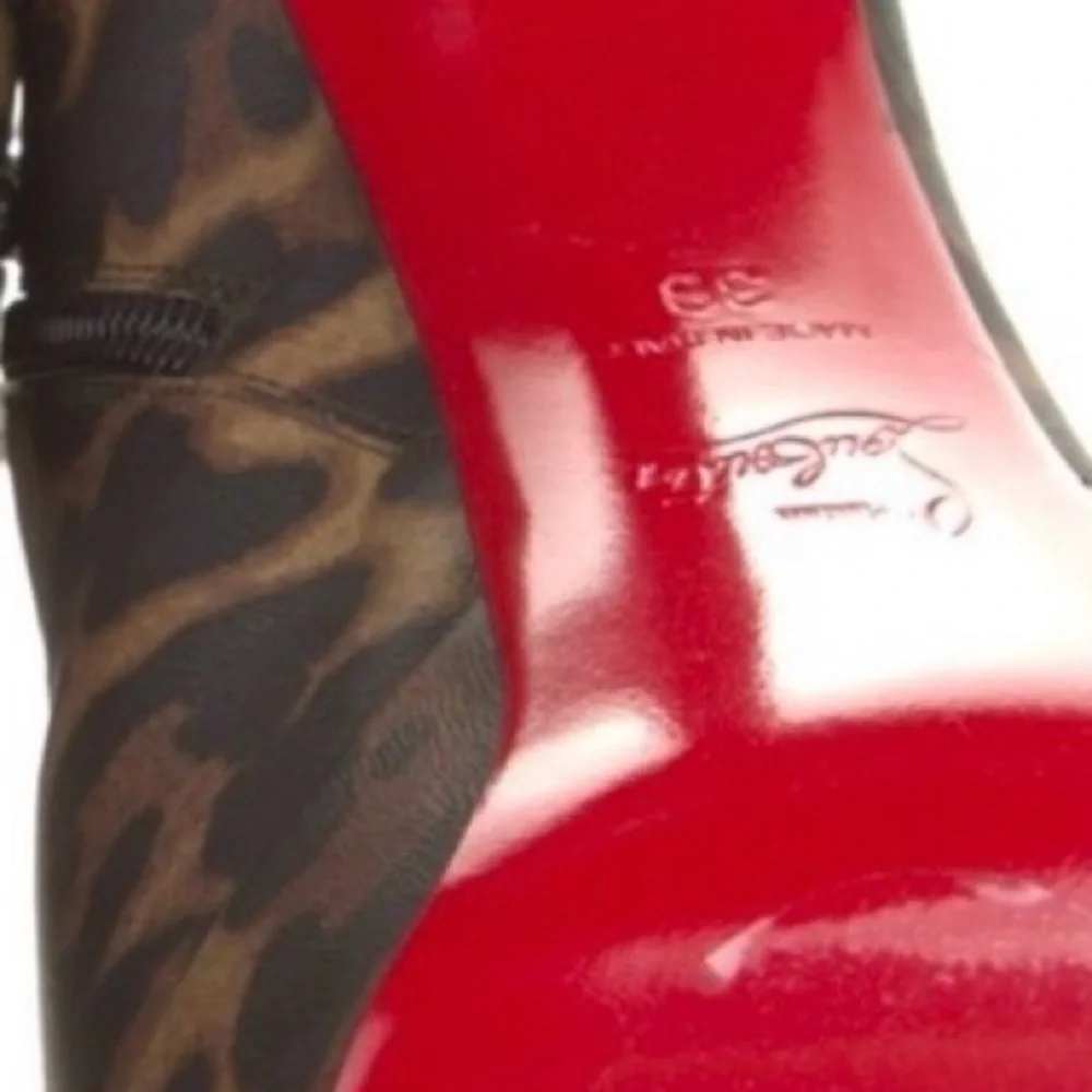 Christian Louboutin Leo print kid leather ankle bootie. EU39 kid leather. - Picture 8 of 9